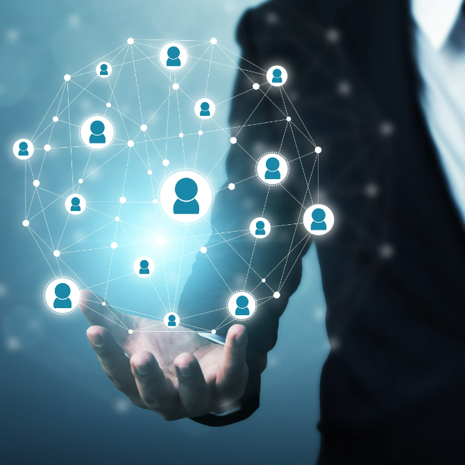 以价值创造者为本